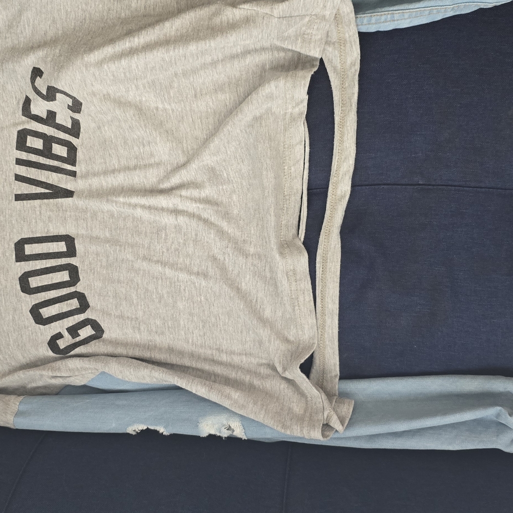 Gray 'Good Vibes' T-Shirt